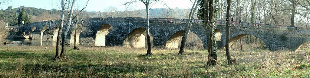 Le pont Charles Martel