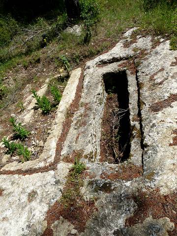 Tombes rupestres