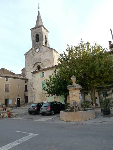 Eglise et fontaine